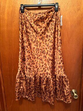NWT Boutique satin leopard midi skirt size L